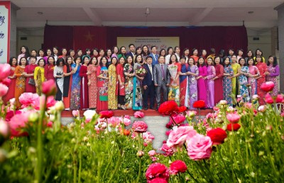  Sáng ngày 20/11/2019 Trường zingplay tiến lên
 long trọng tổ chức hoạt động "Tri ân thầy cô" chào mừng 37 năm  ngày Nhà giáo Việt Nam (20/11/1982 - 20/11/2019).